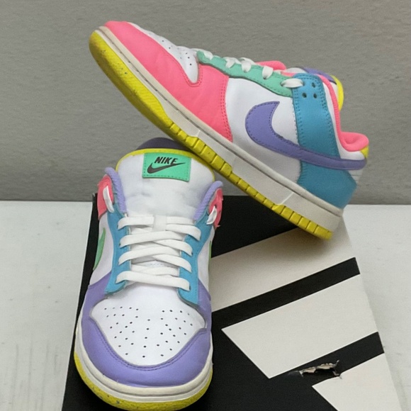 Nike Dunk Low SE Easter Candy. - Picture 3 of 9